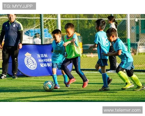 十三小足球的成长之路:培养未来足球明星的启示与挑战 十三小足球的成长之路:培养未来足球明星的启示与挑战