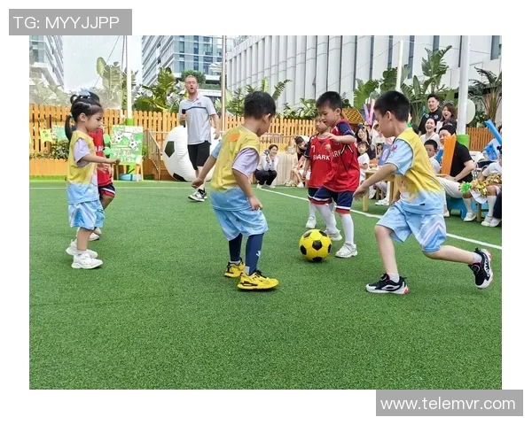 大班足球视频精彩瞬间回顾与教学分析助力孩子们快乐成长